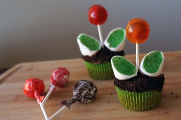 Lollipop Flower Cupcakes - We're Calling Shenanigans