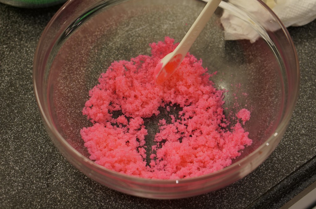 Here is How to Make Edible Glitter